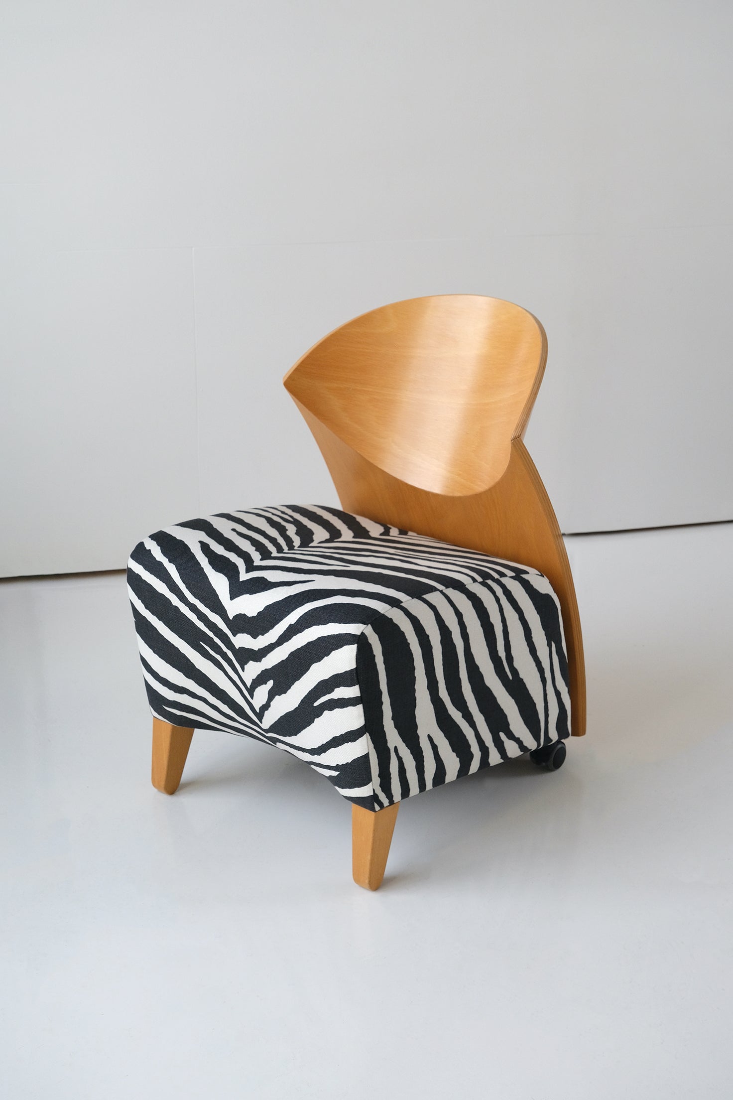 Rav Zebra Lounge Chair