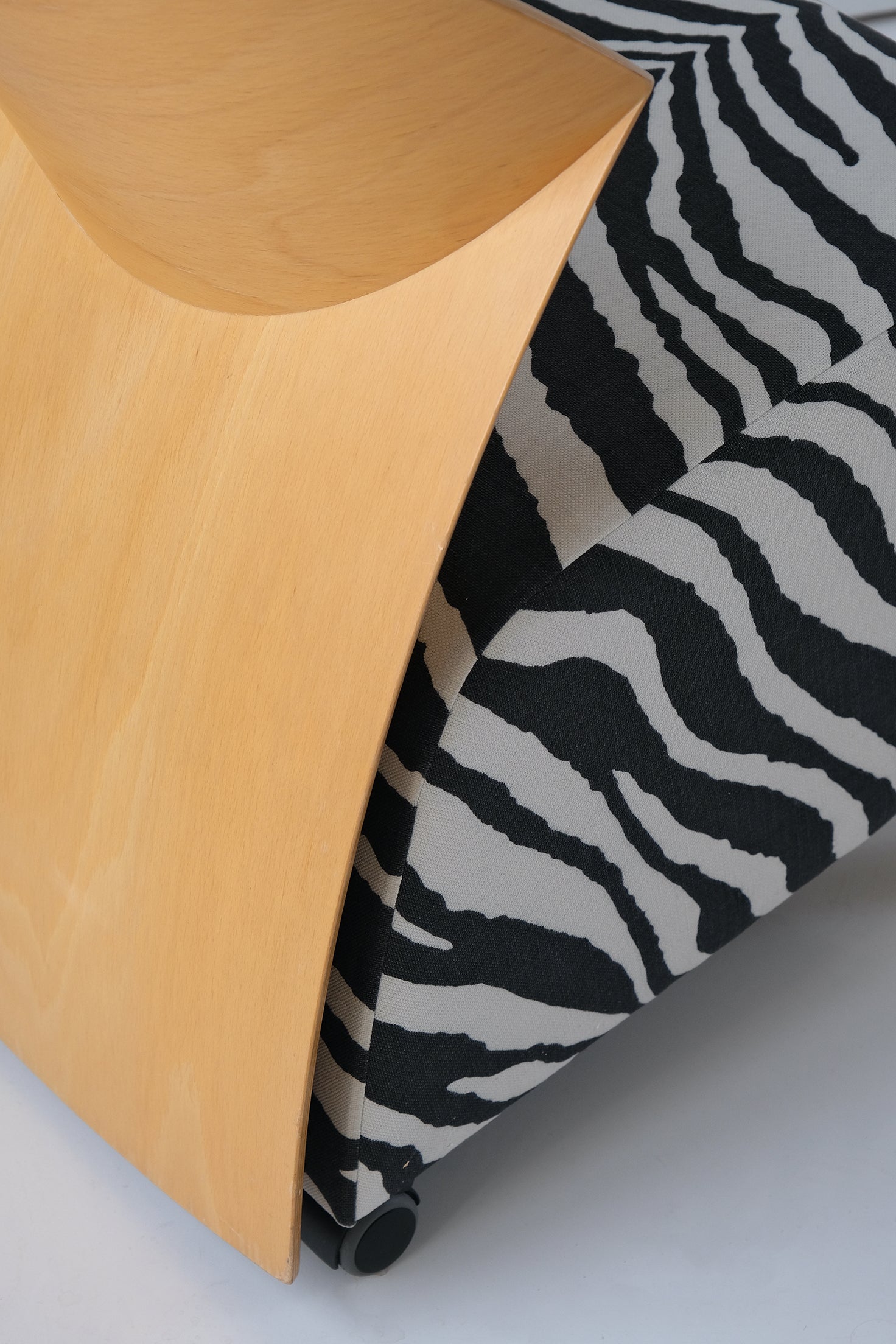 Rav Zebra Lounge Chair
