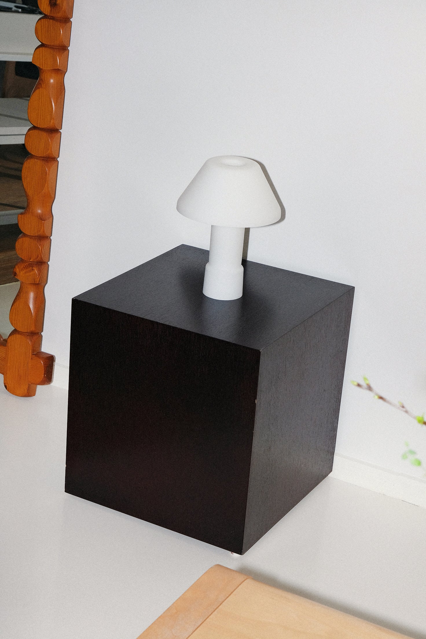 Podium Table-Vintage-KIOSK48TH