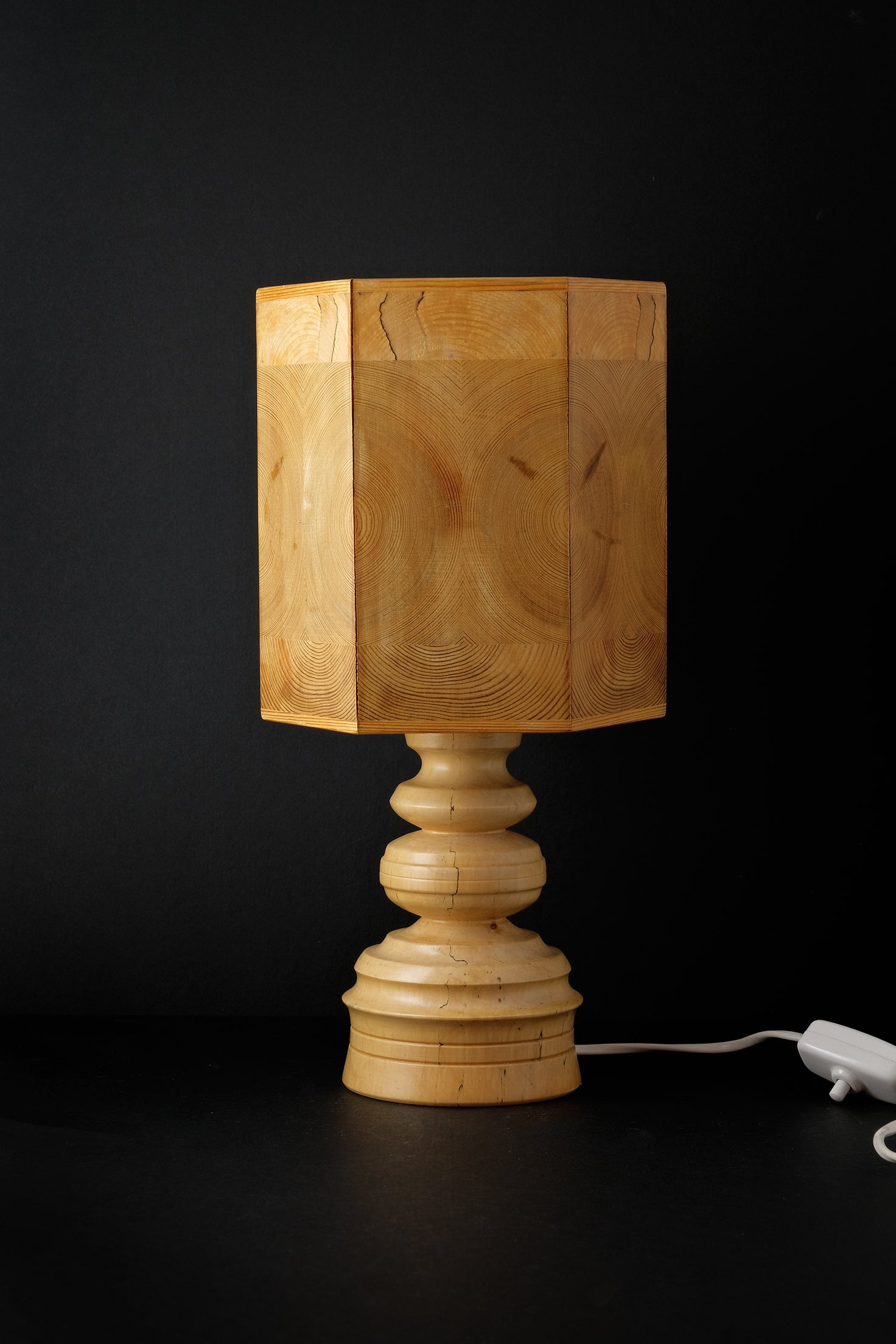 Håndlavet Bordlampe Træ