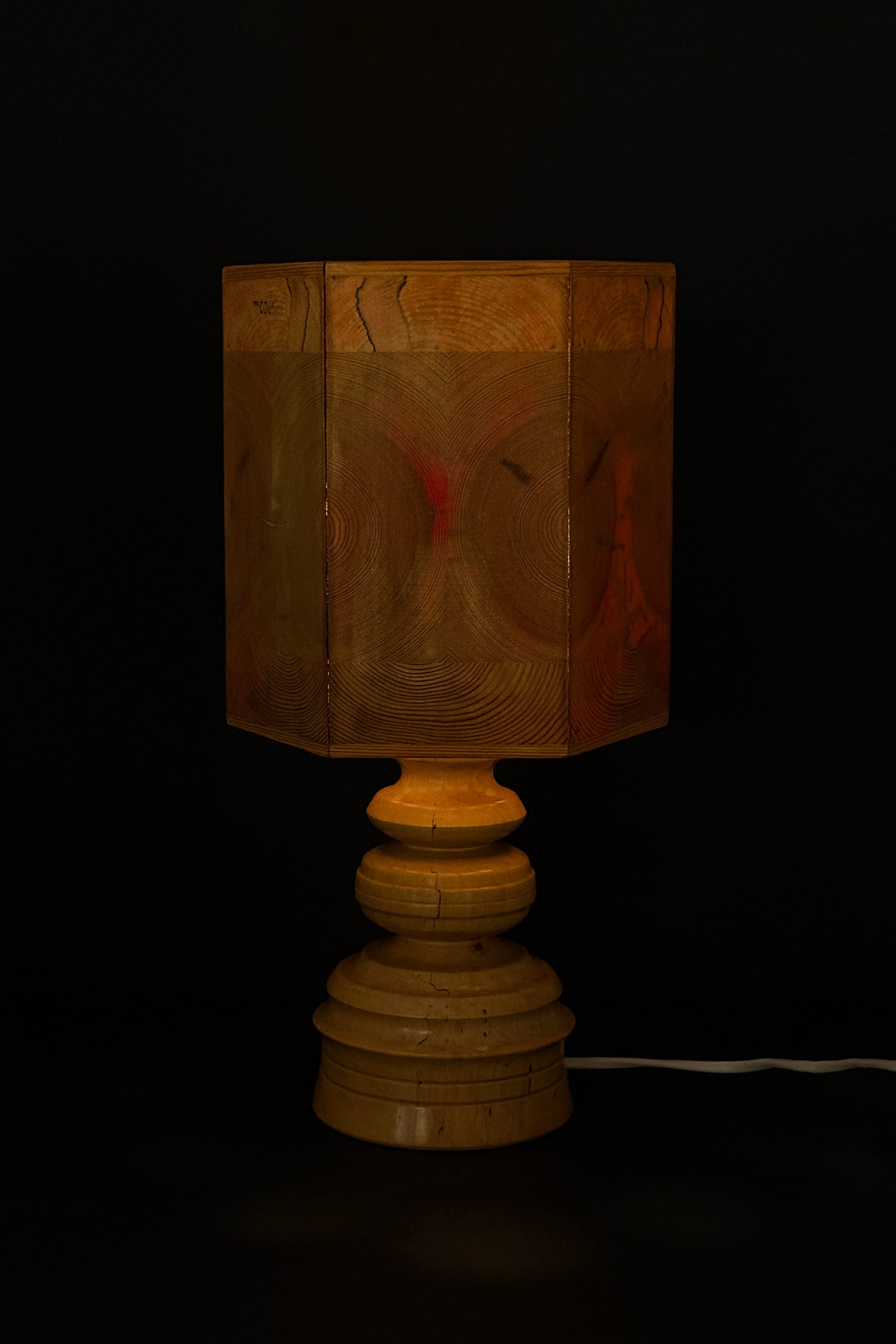 Håndlavet Bordlampe Træ