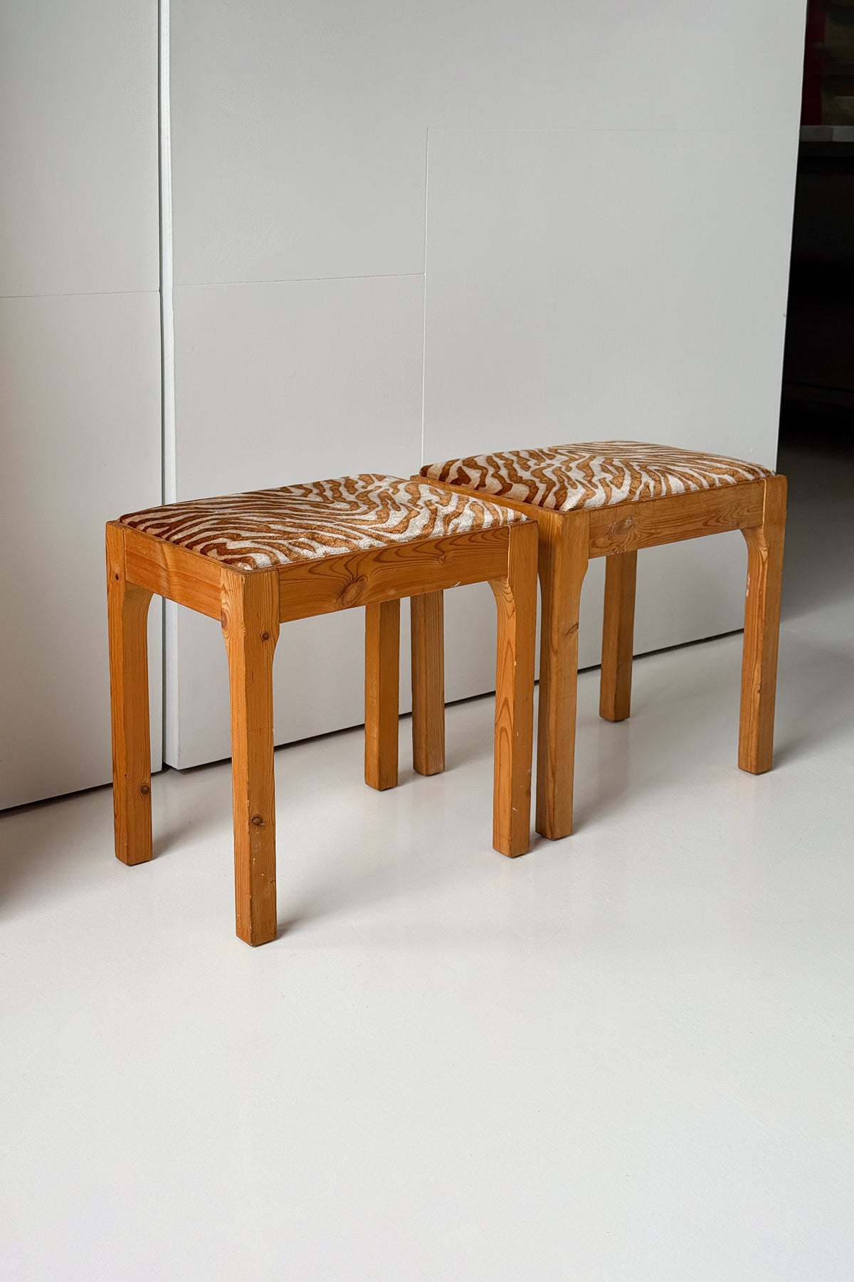 Animal Pine Stool