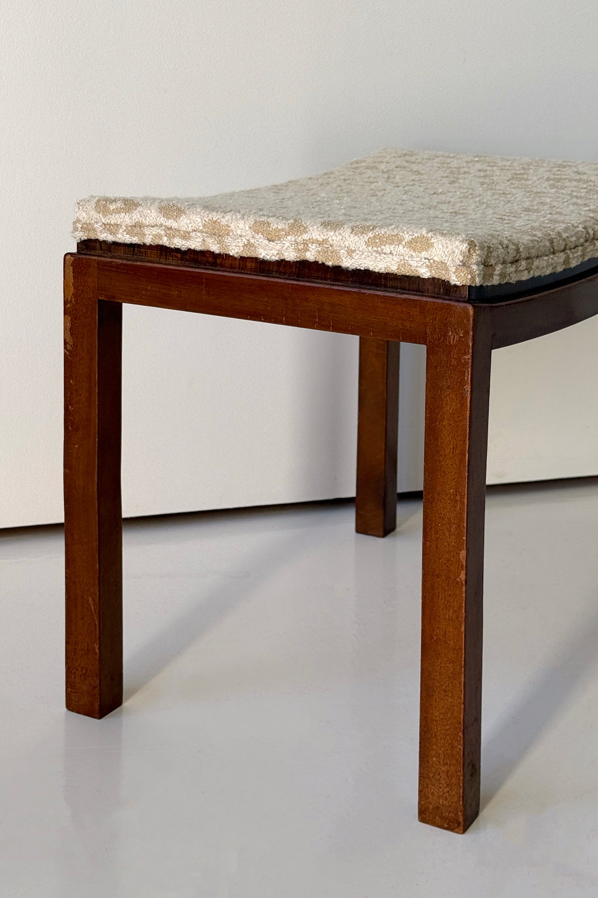 Leopard Taburet