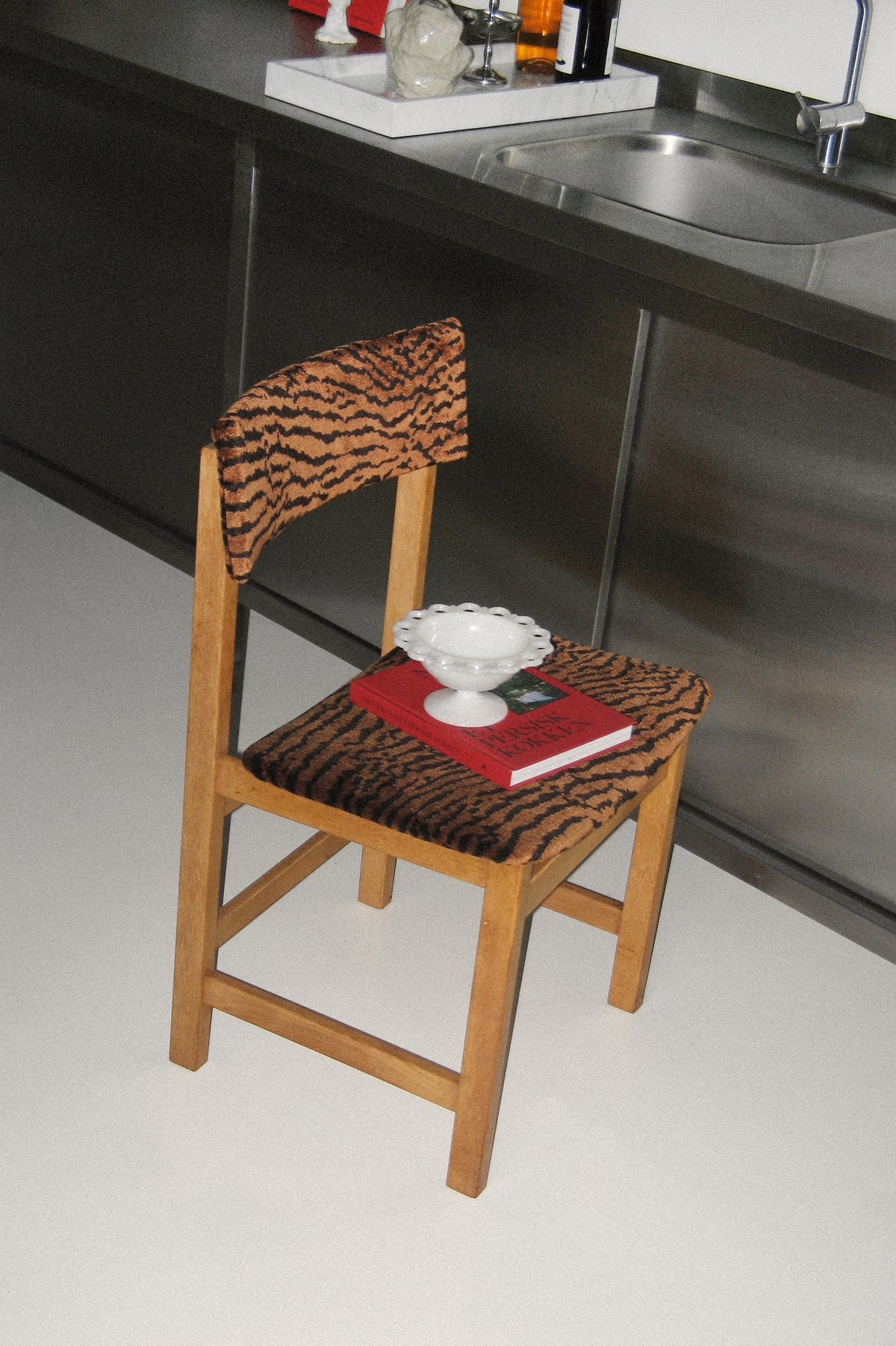 Tiger Stol Eg