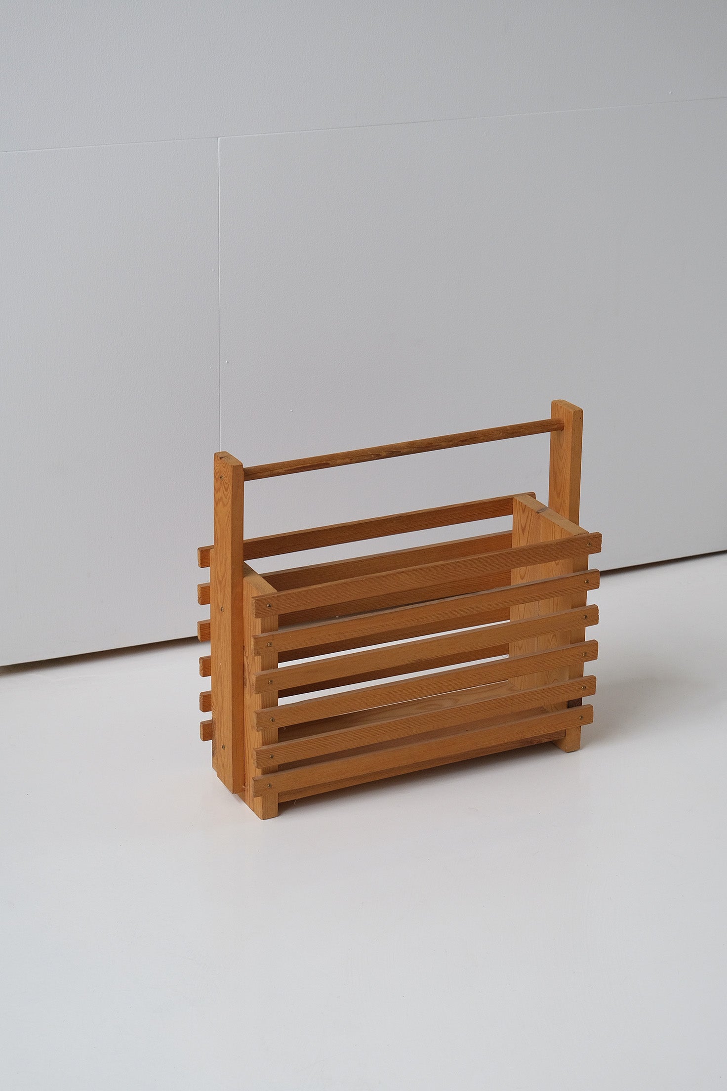 Magazine Caddy Pine-Vintage-KIOSK48TH