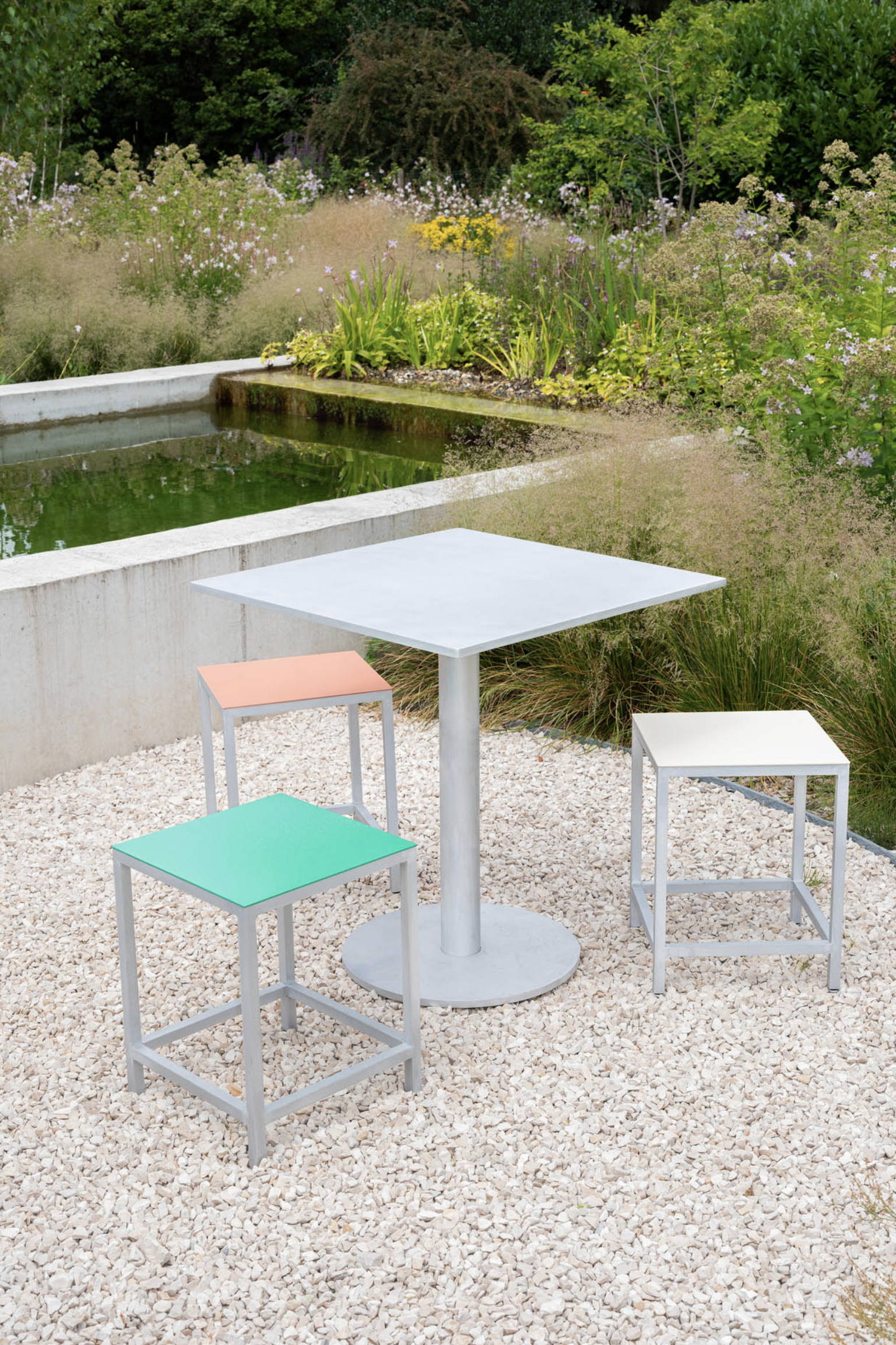 Alu Bar Stool M-Valerie_Objects-KIOSK48TH