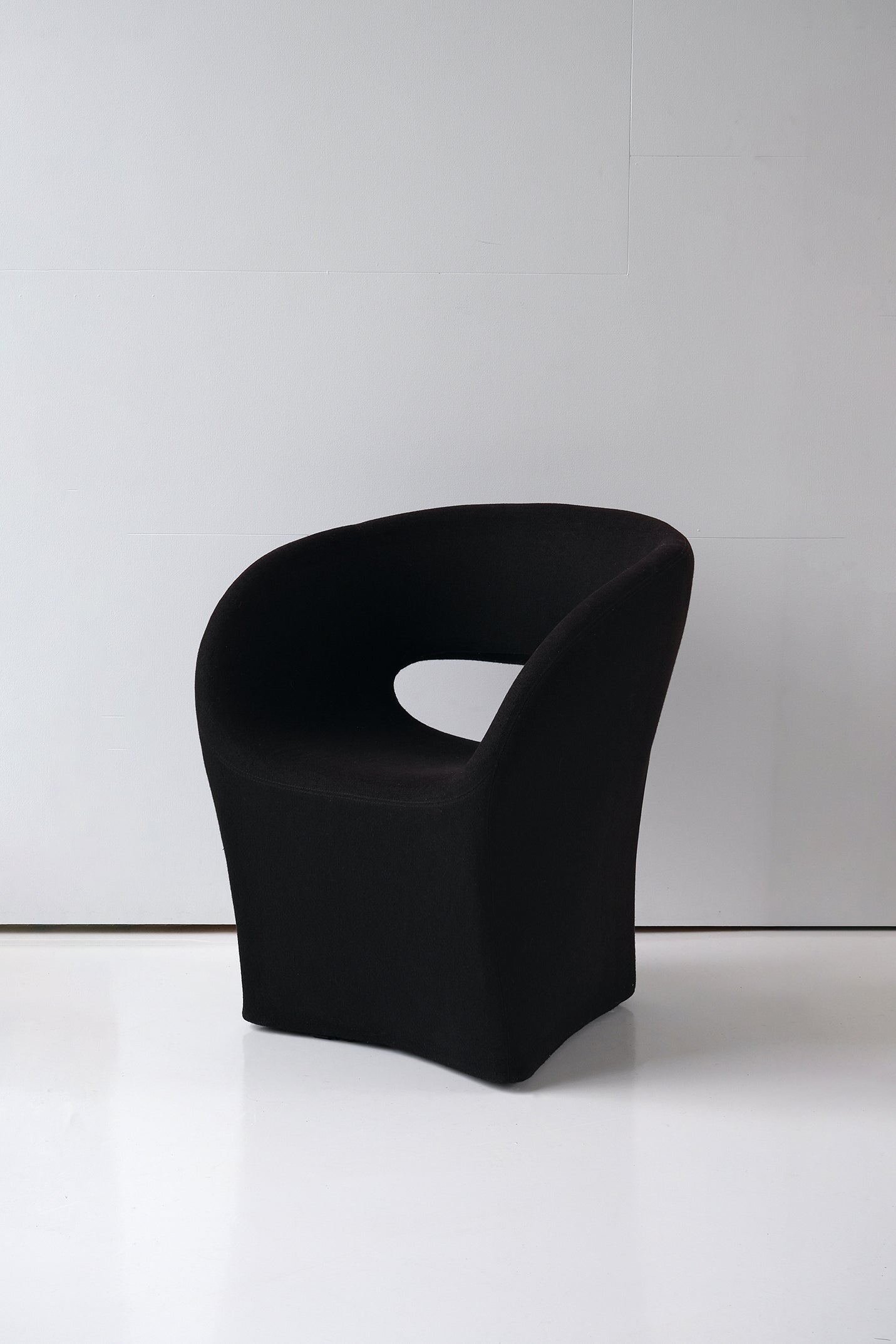 Black Armchair-Vintage-KIOSK48TH
