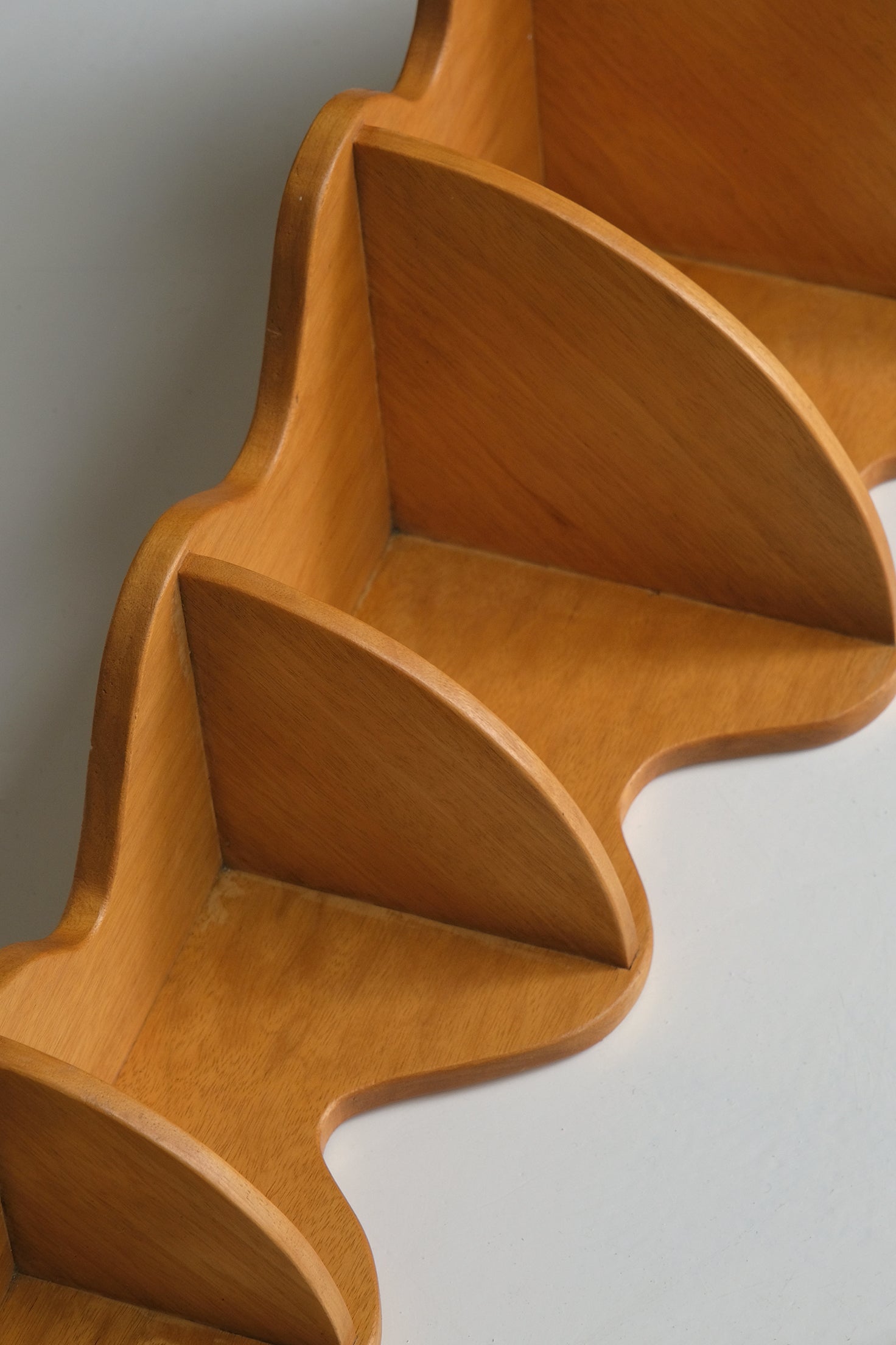 Curved Corner Shelf-Vintage-KIOSK48TH