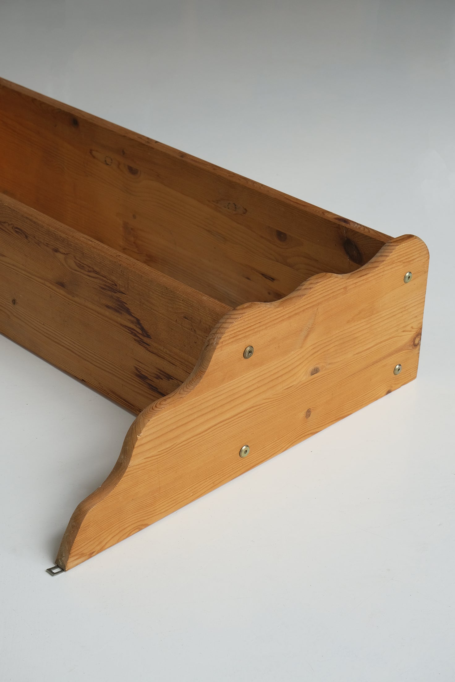 Curved Pine Shelf-Vintage-KIOSK48TH