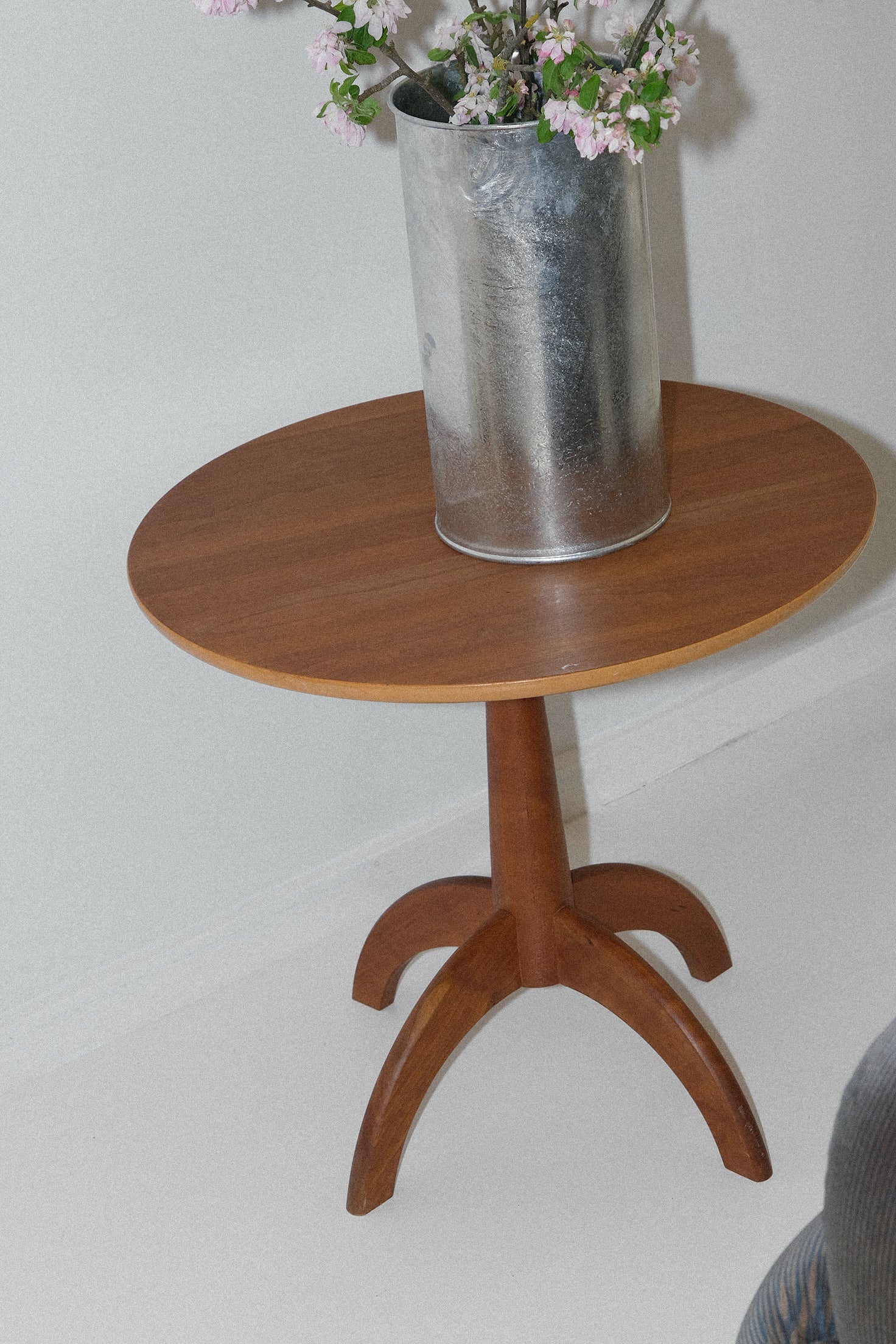 Footed Side Table-Vintage-KIOSK48TH
