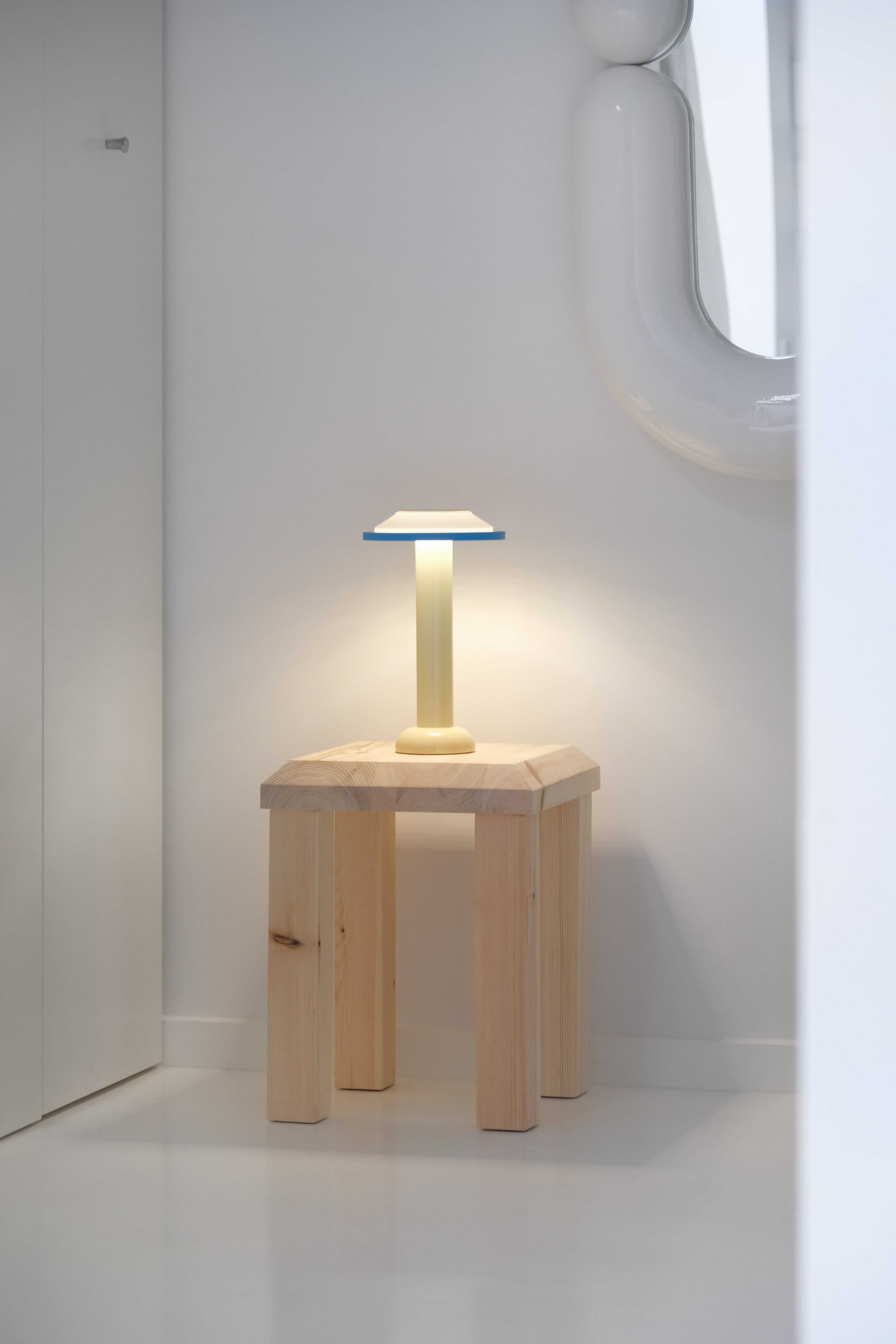 PL2 Portable lampe gul – KIOSK48TH