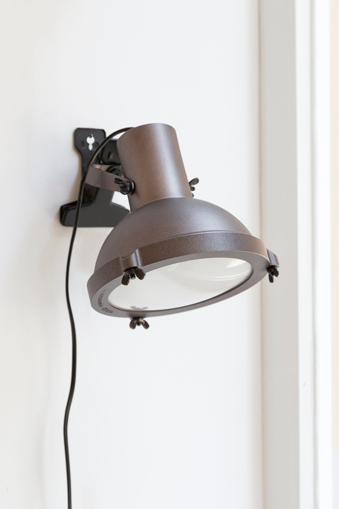 Projecteur 165 Clip Lamp / 3 colours-Nemo Lighting-KIOSK48TH