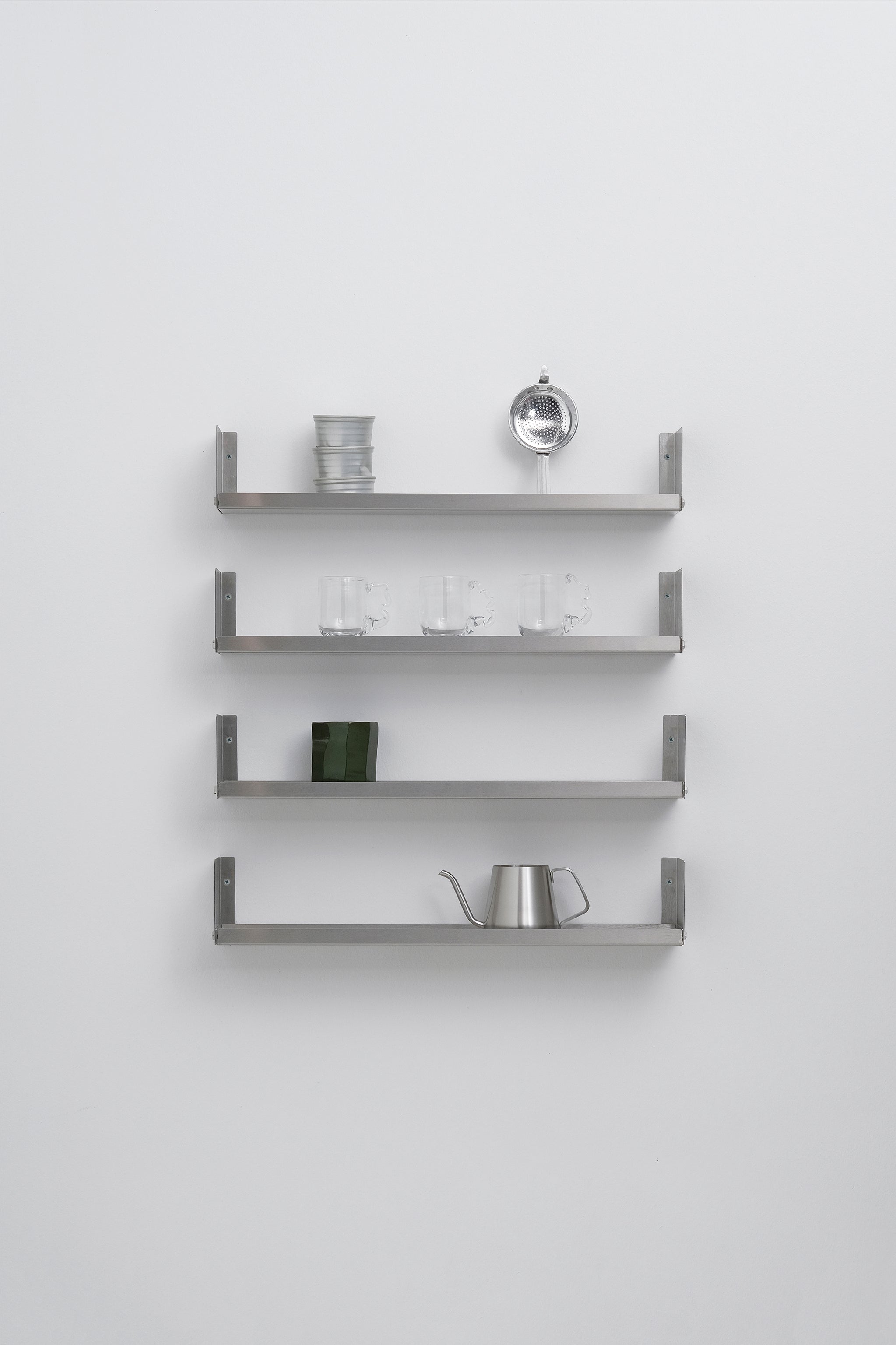 steel-self-stainless-steel-cup-shelf-rustfri-hylde-kiosk48th