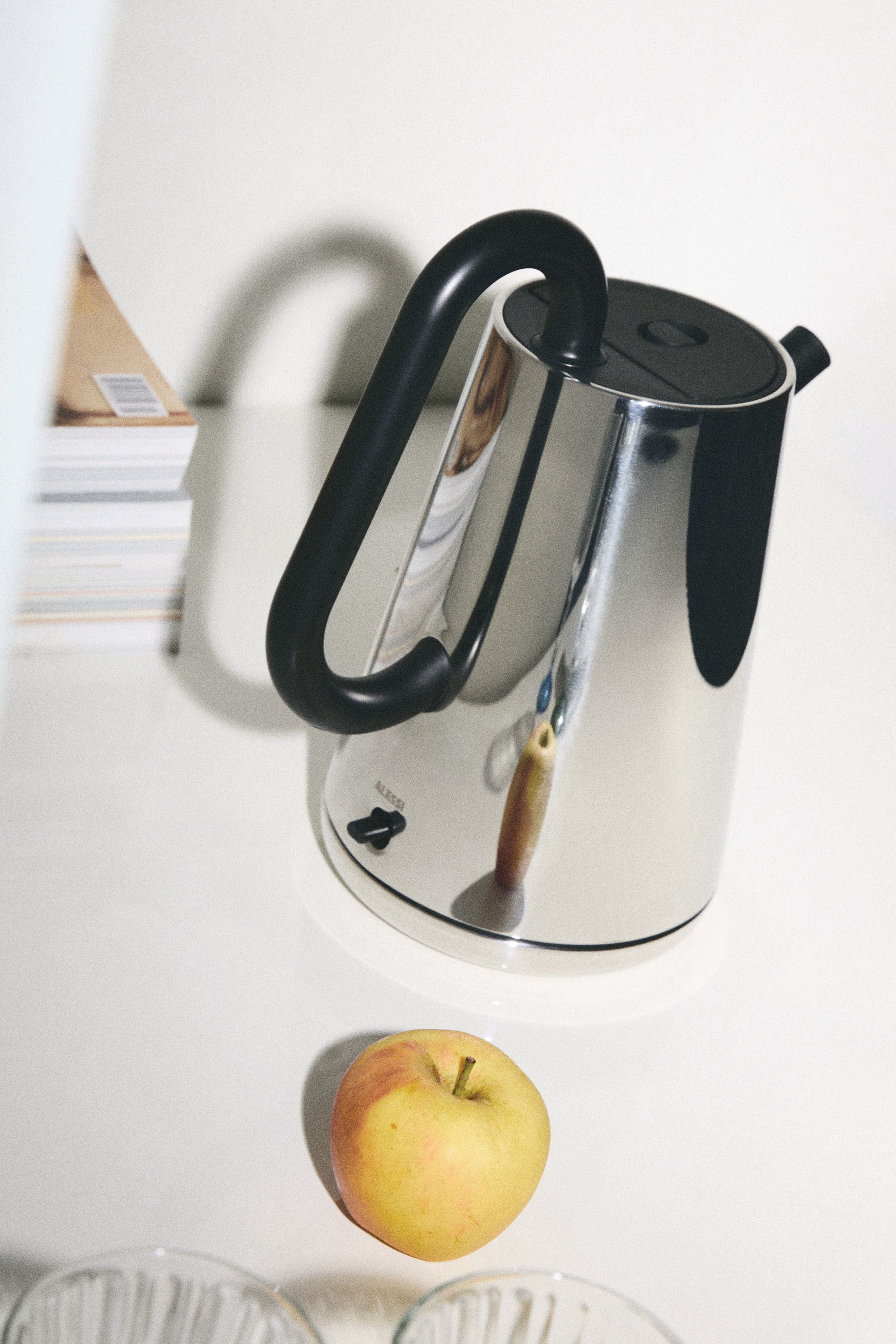 Toru electric kettle-Alessi-KIOSK48TH