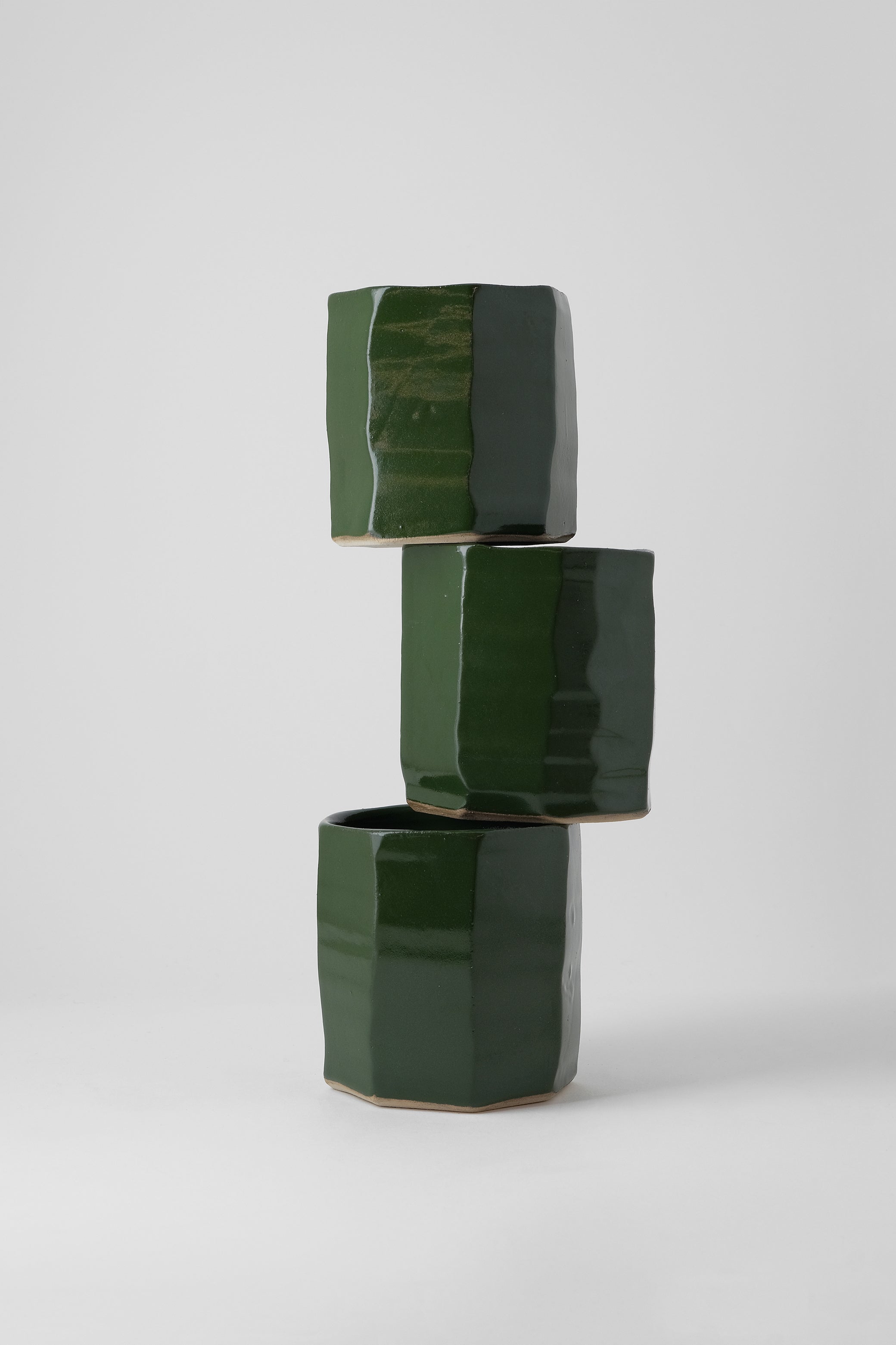Trim mug green glossy-KIOSK48TH+Katrine Würtz-KIOSK48TH