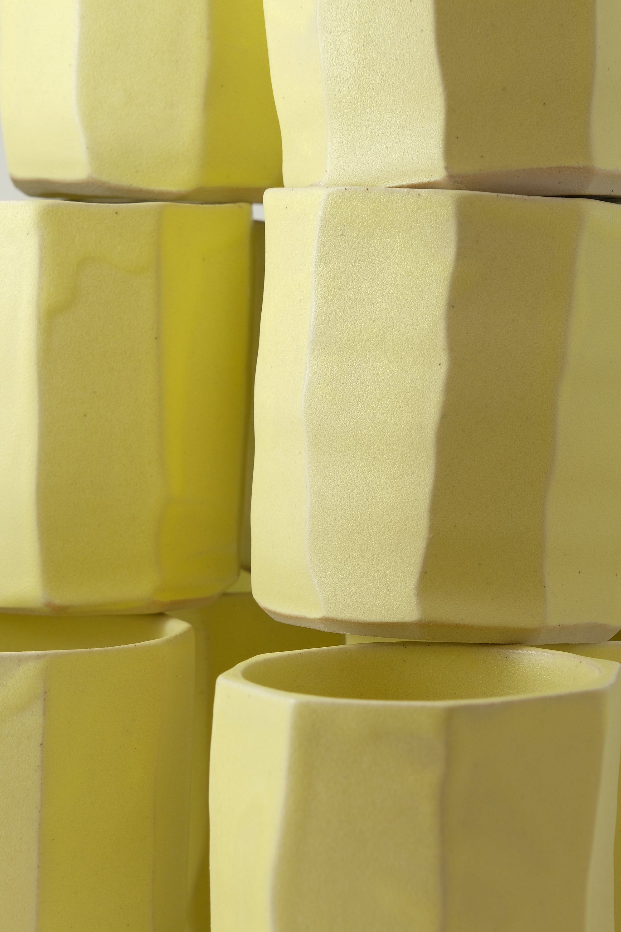 Trim mug yellow matte-KIOSK48TH+Katrine Würtz-KIOSK48TH