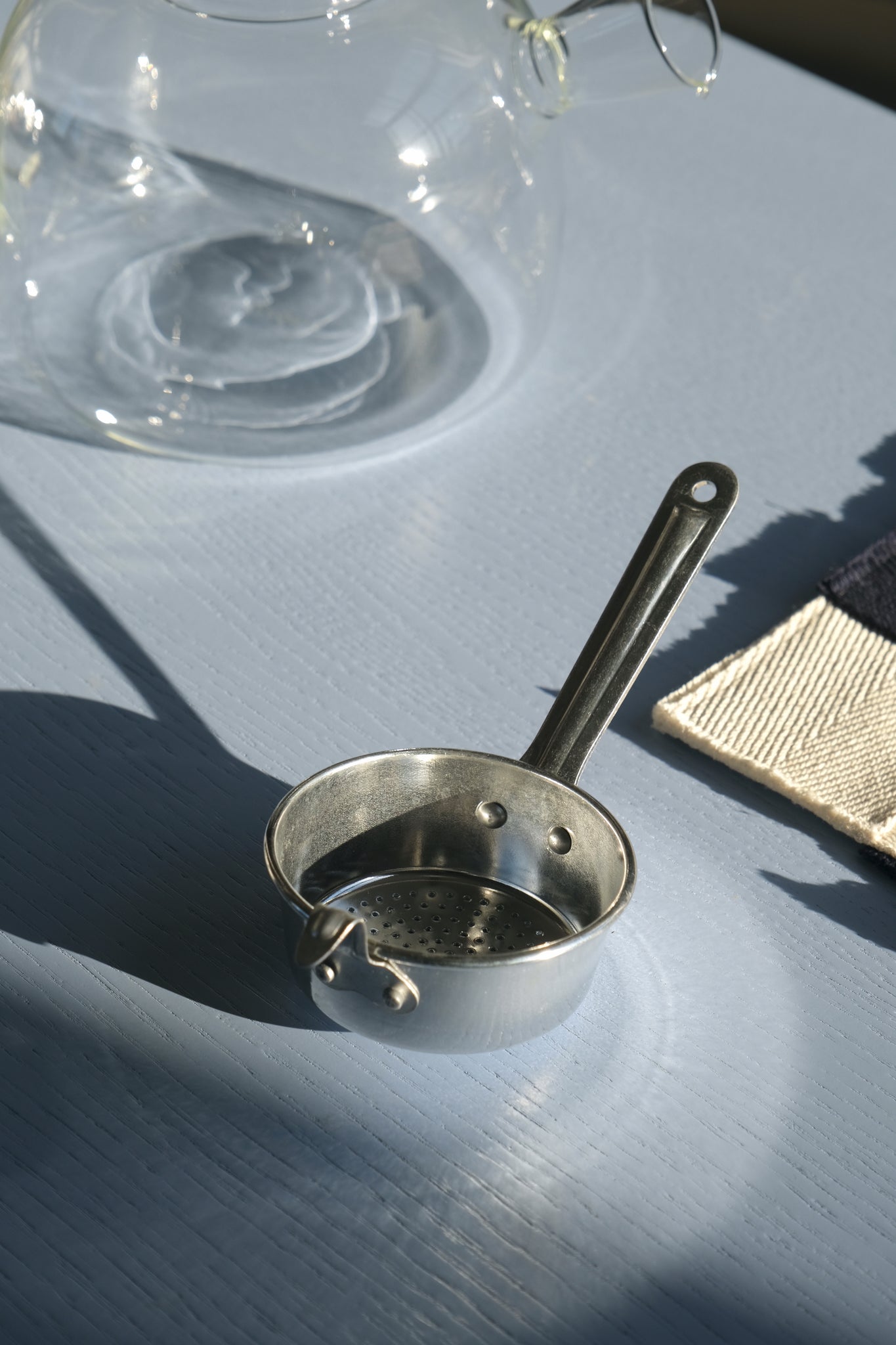 Tea strainer aluminium-Inox-[interior]-[design]-KIOSK48TH
