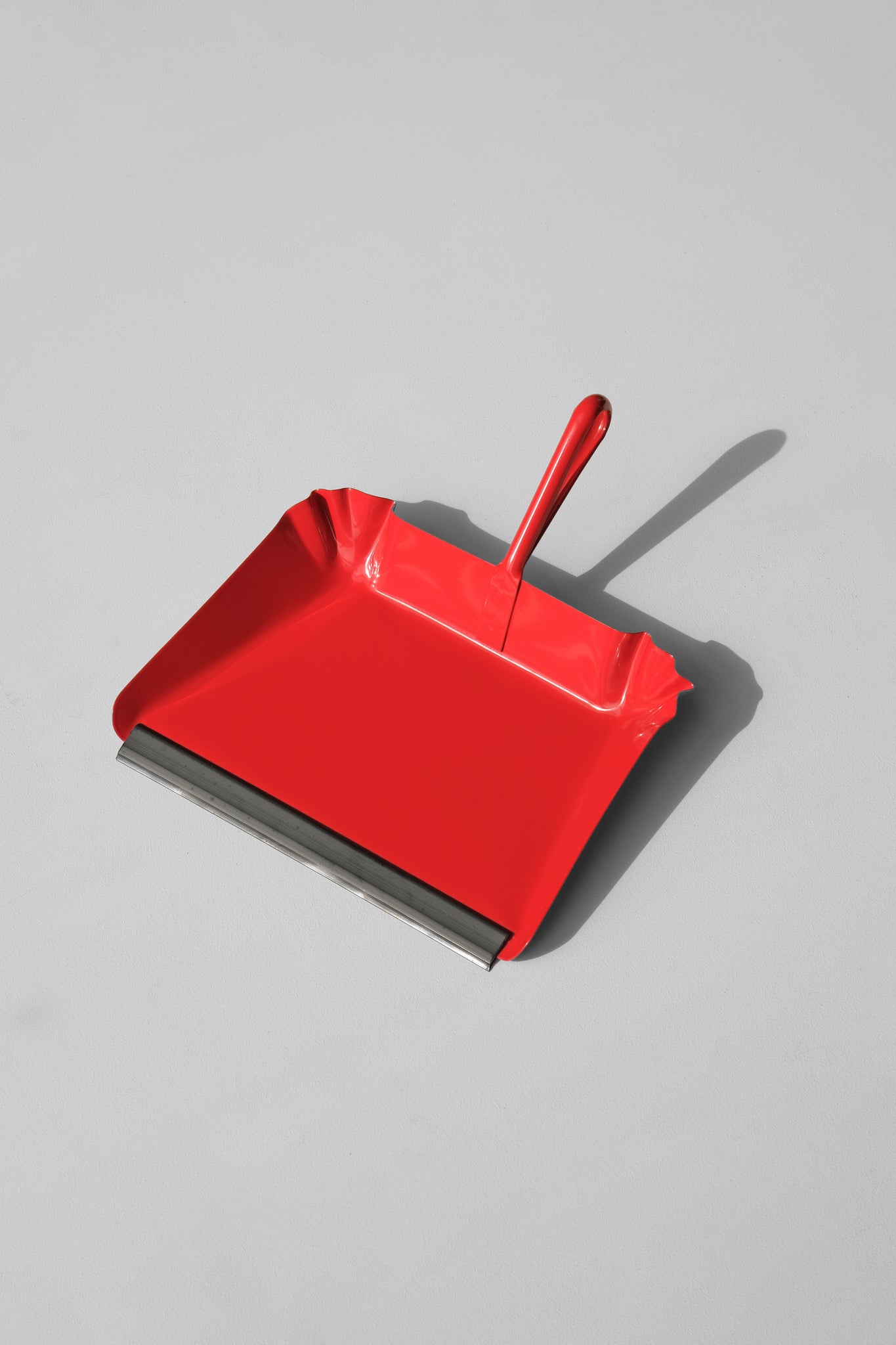 Metal dustpan red-Iris Hantverk-[interior]-[design]-KIOSK48TH
