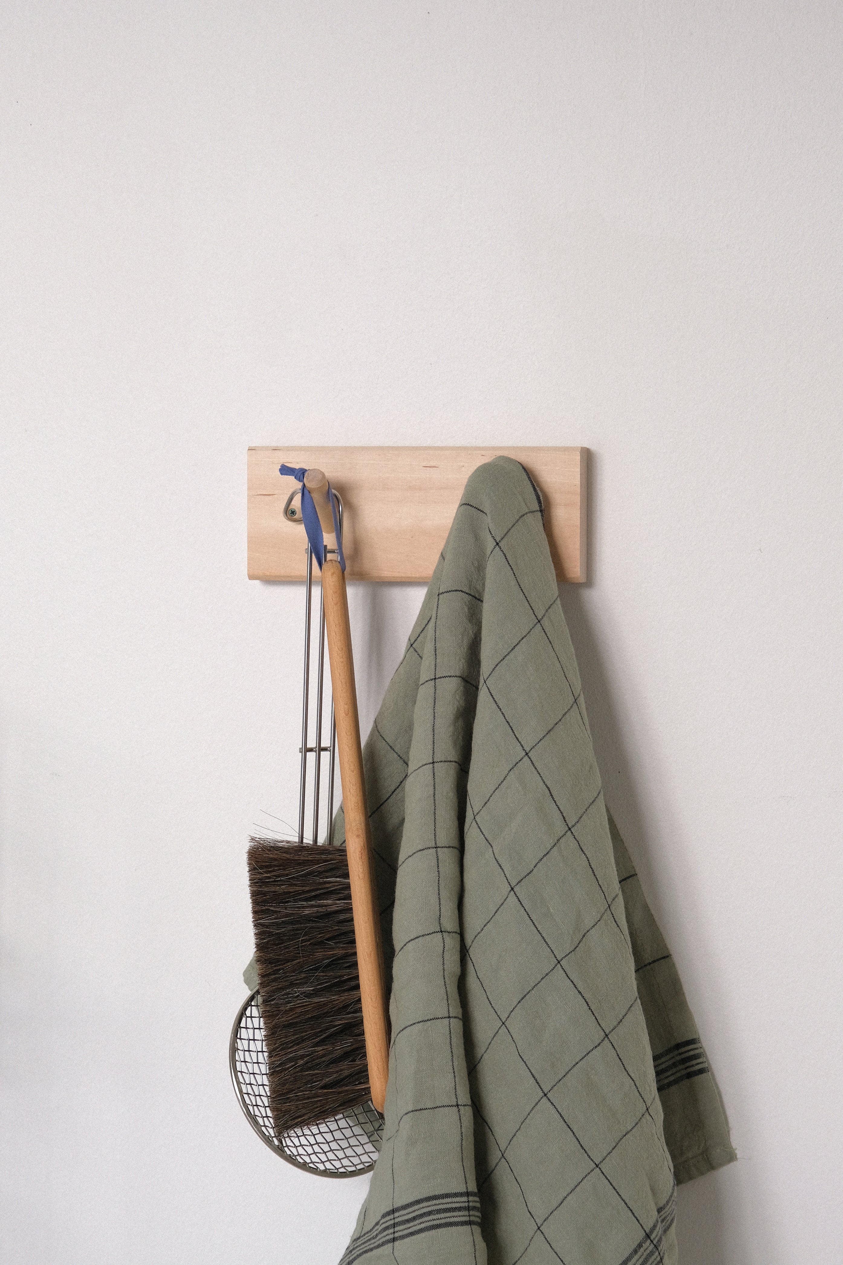 Birch wood rack 2 hooks-Iris Hantverk-[interior]-[design]-KIOSK48TH
