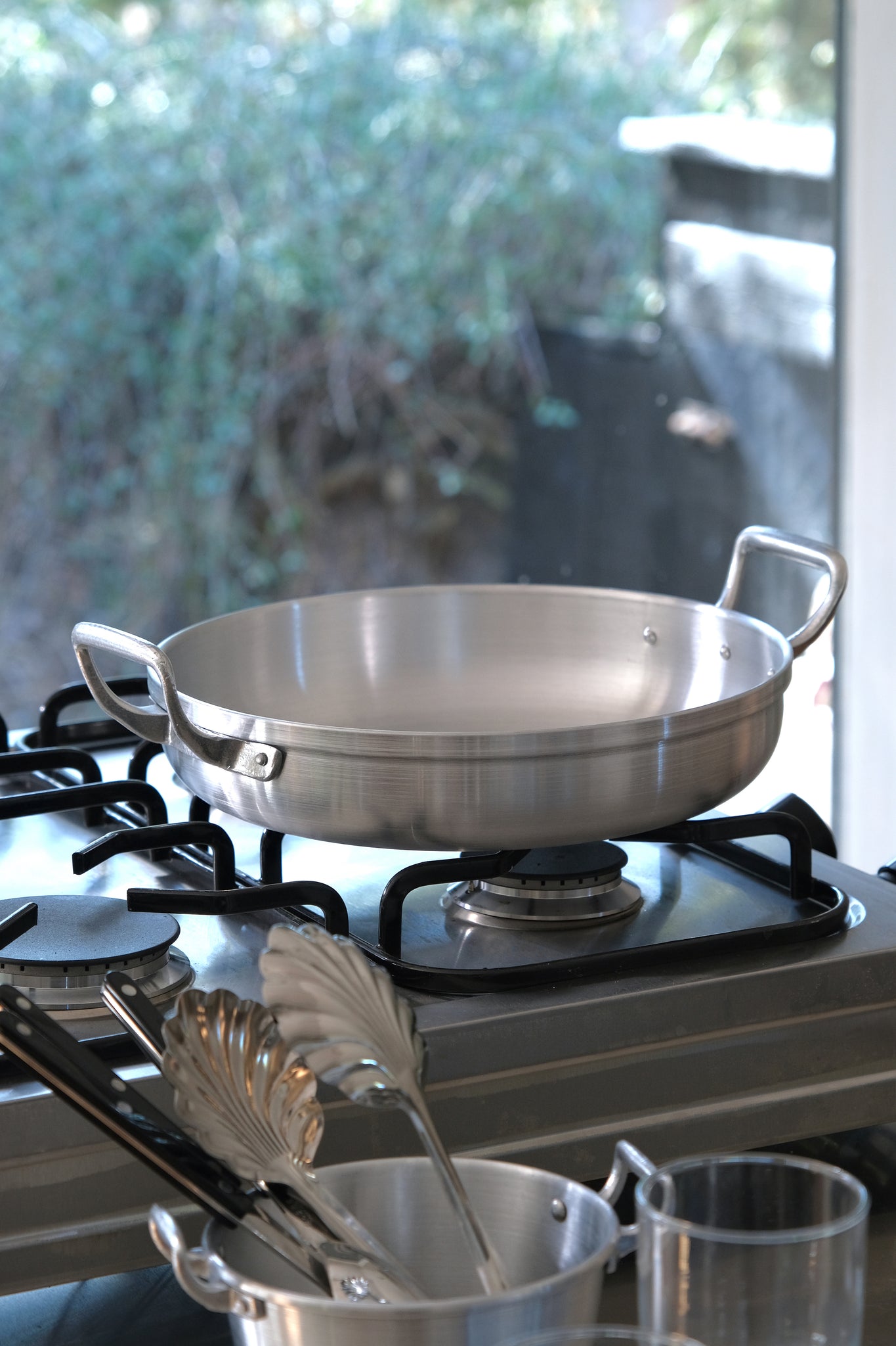 Round serving/frying pan 2 sizes-Inox-[interior]-[design]-KIOSK48TH