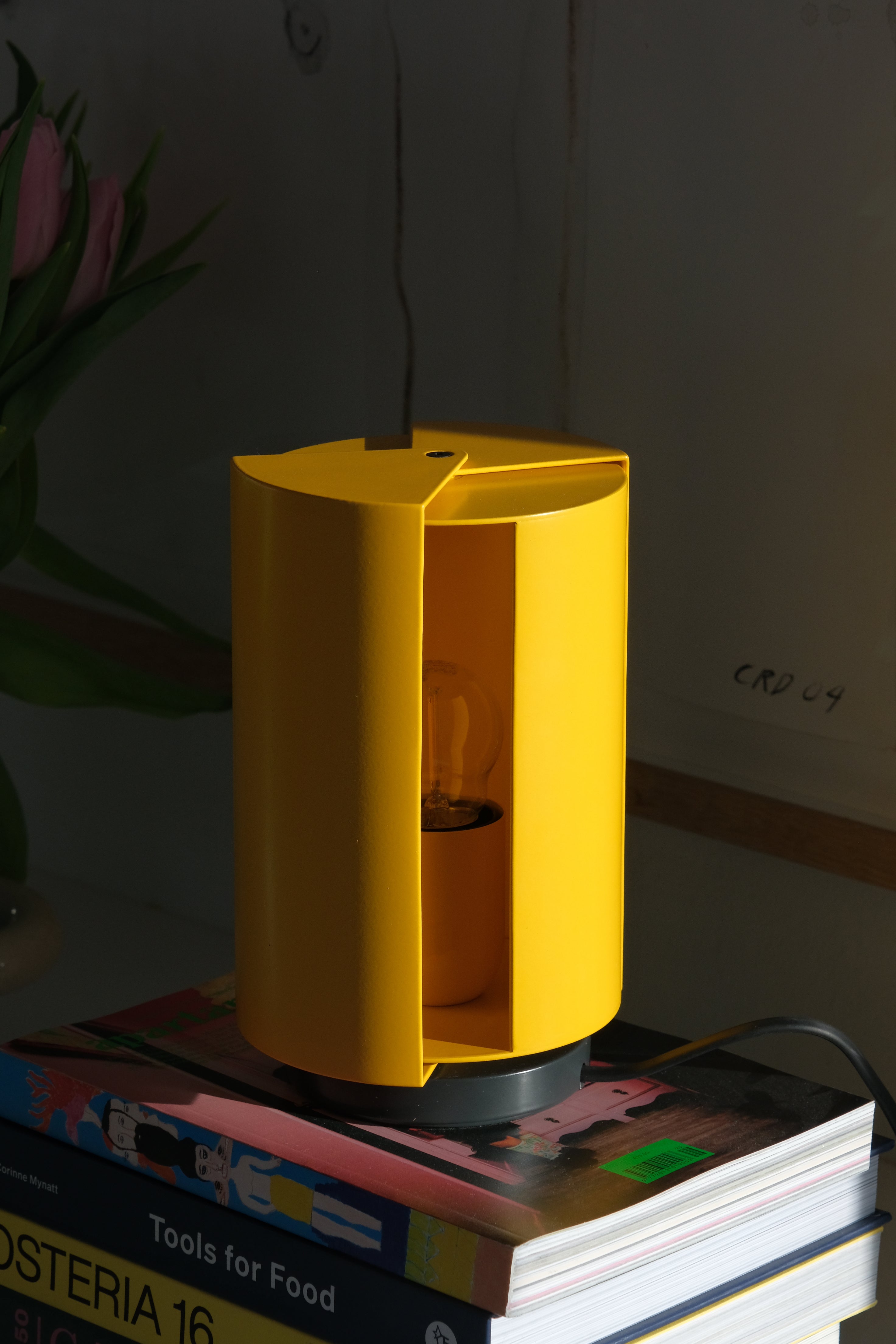 Pivotante á poser yellow-Nemo Lighting-[interior]-[design]-KIOSK48TH