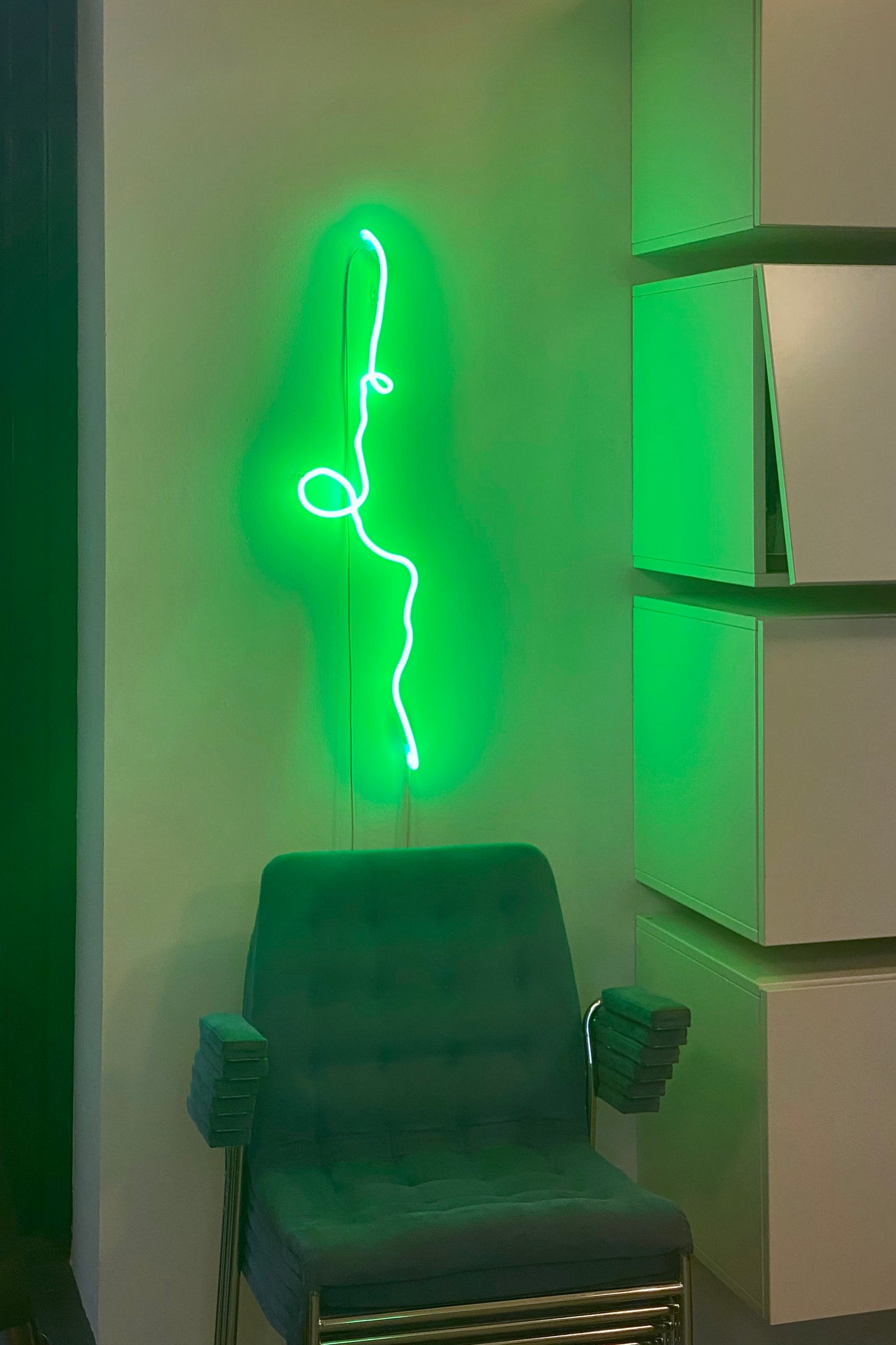 Neon wall lamp green 03-Josefin Eklund-[interior]-[design]-KIOSK48TH