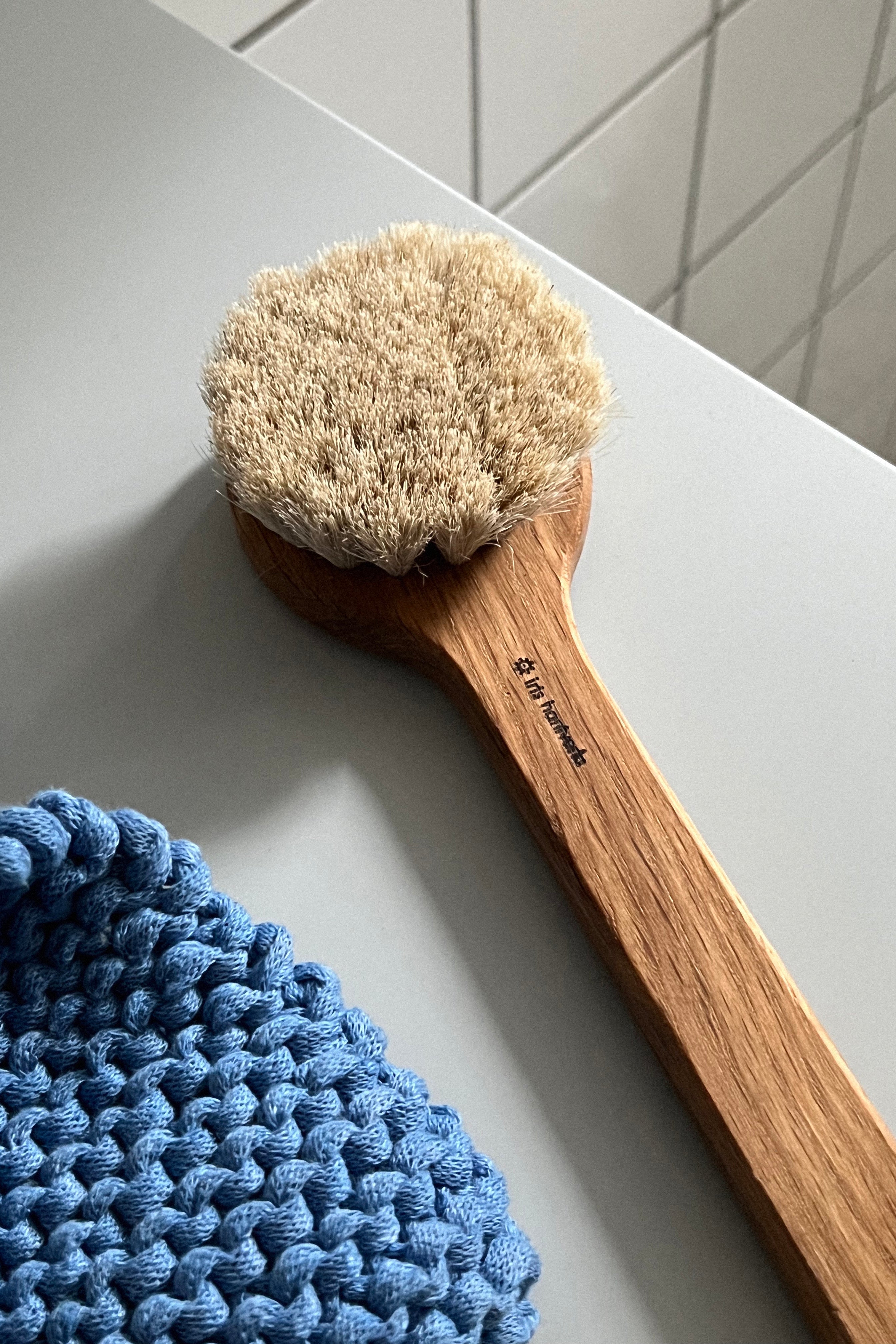 Bath brush oak-Iris Hantverk-[interior]-[design]-KIOSK48TH