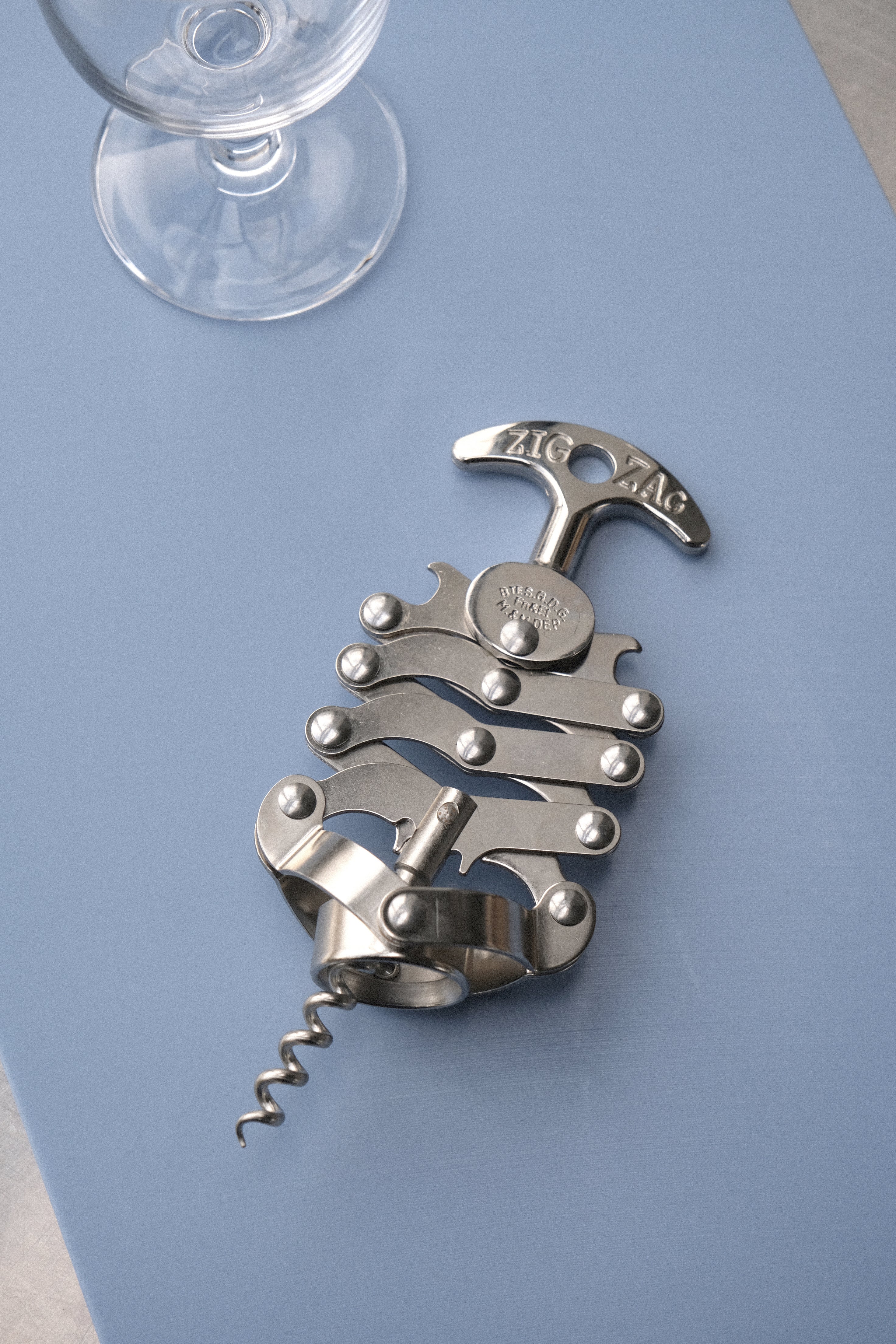 Corkscrew-ZigZag-[interior]-[design]-KIOSK48TH