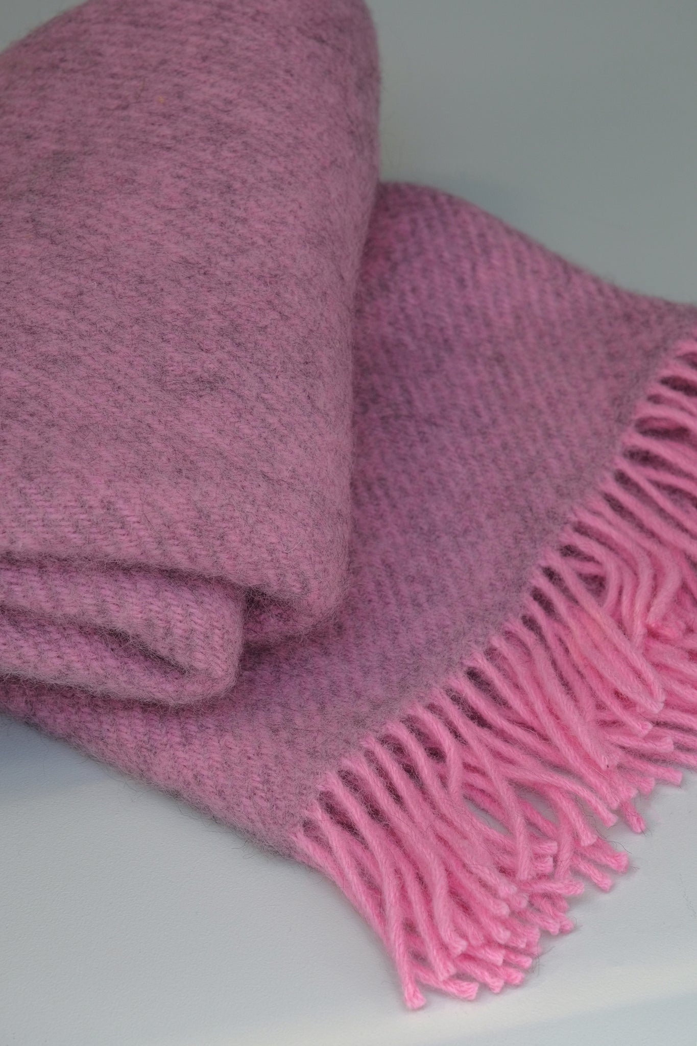 Gotland wool blanket pink-Klippan Yllefabrik-[interior]-[design]-KIOSK48TH