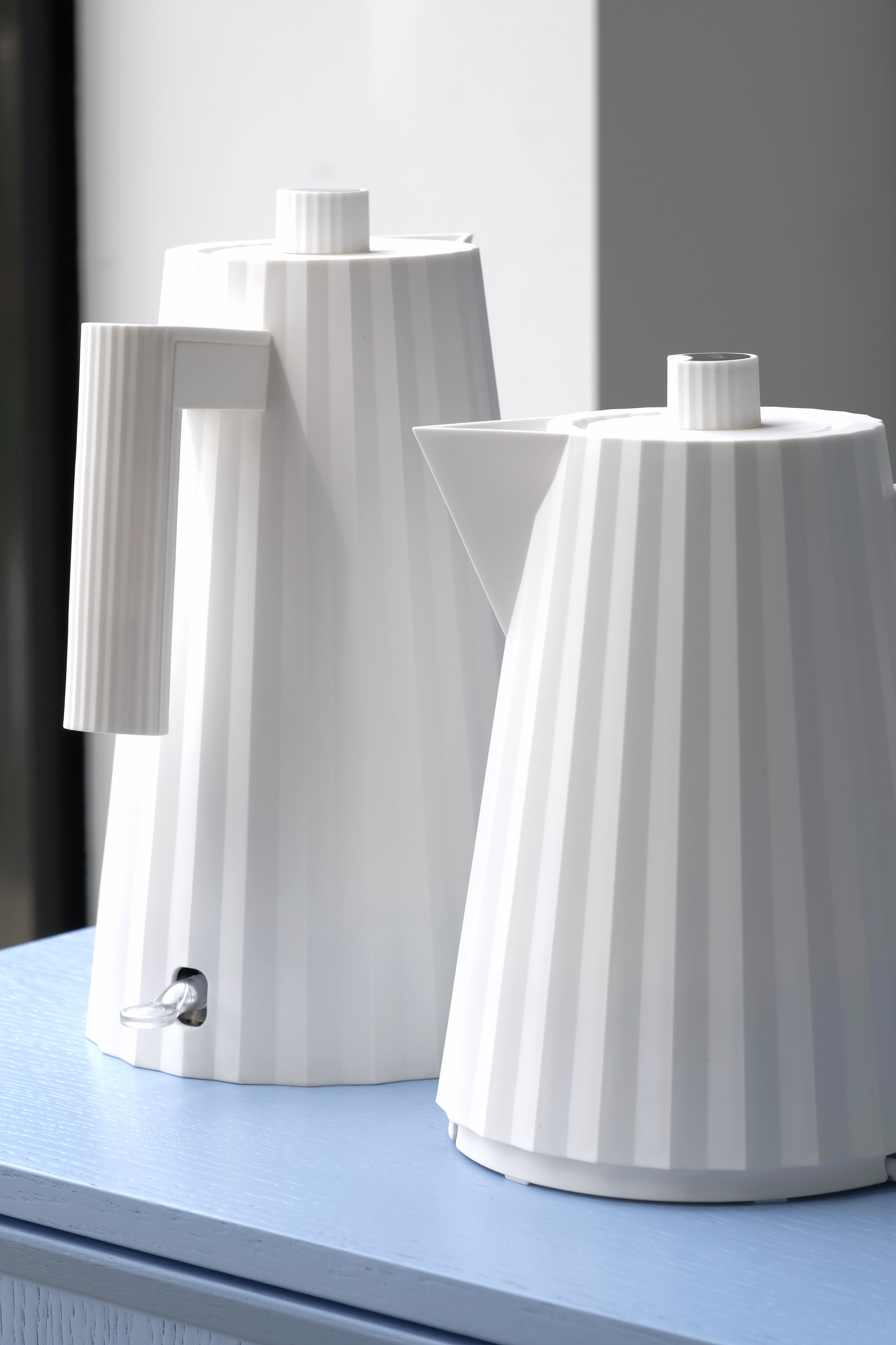 Plissé electric kettle white 2 sizes-Alessi-[interior]-[design]-KIOSK48TH