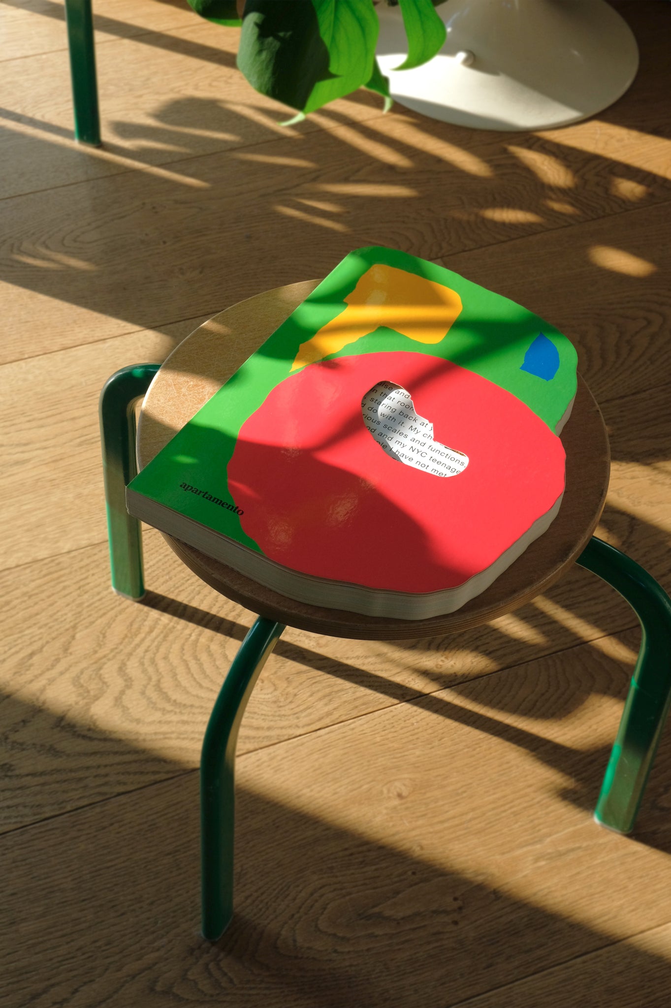 A thing on a table in a house-Apartamento-[interior]-[design]-KIOSK48TH