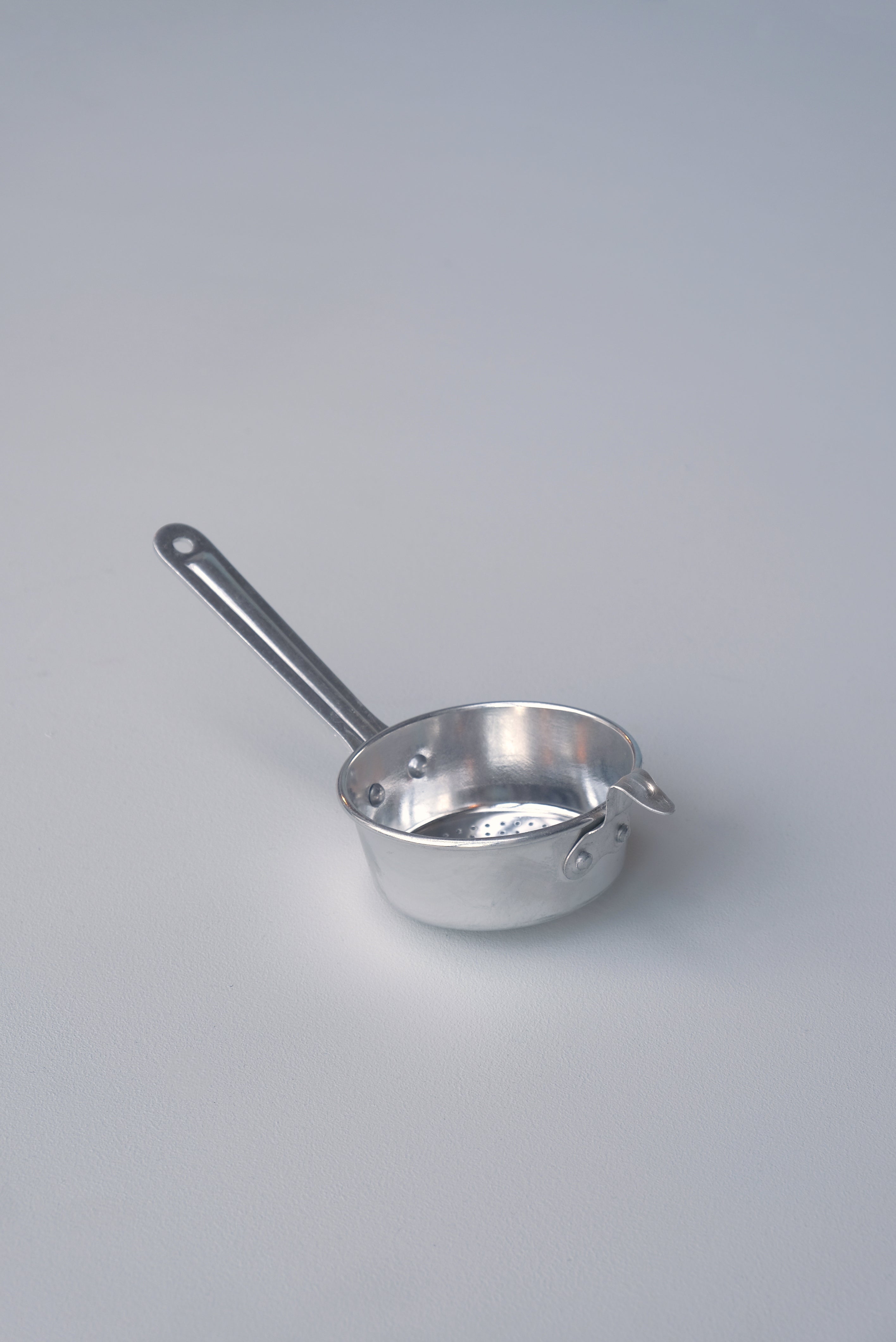 Tea strainer aluminium-Inox-[interior]-[design]-KIOSK48TH